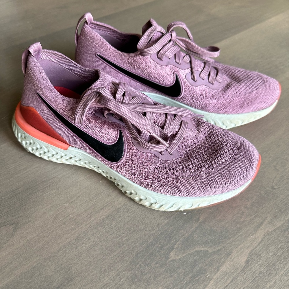 Nike Epic React Flyknit 2 Plum Dust Low Top Running Shoes Size 8